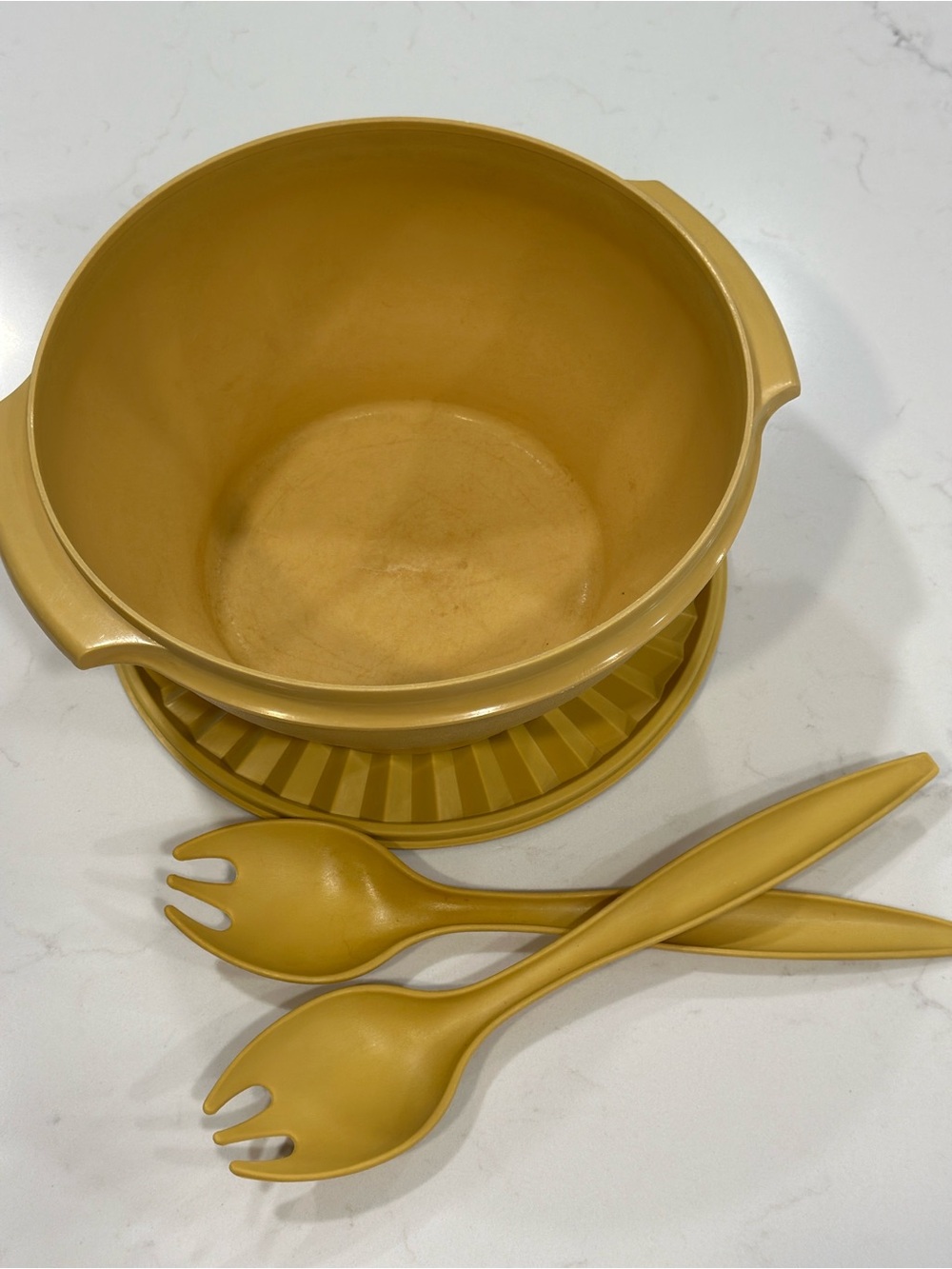 Tupperware Vintage Harvest Gold Salad Bowl with Lid and Matching Servers